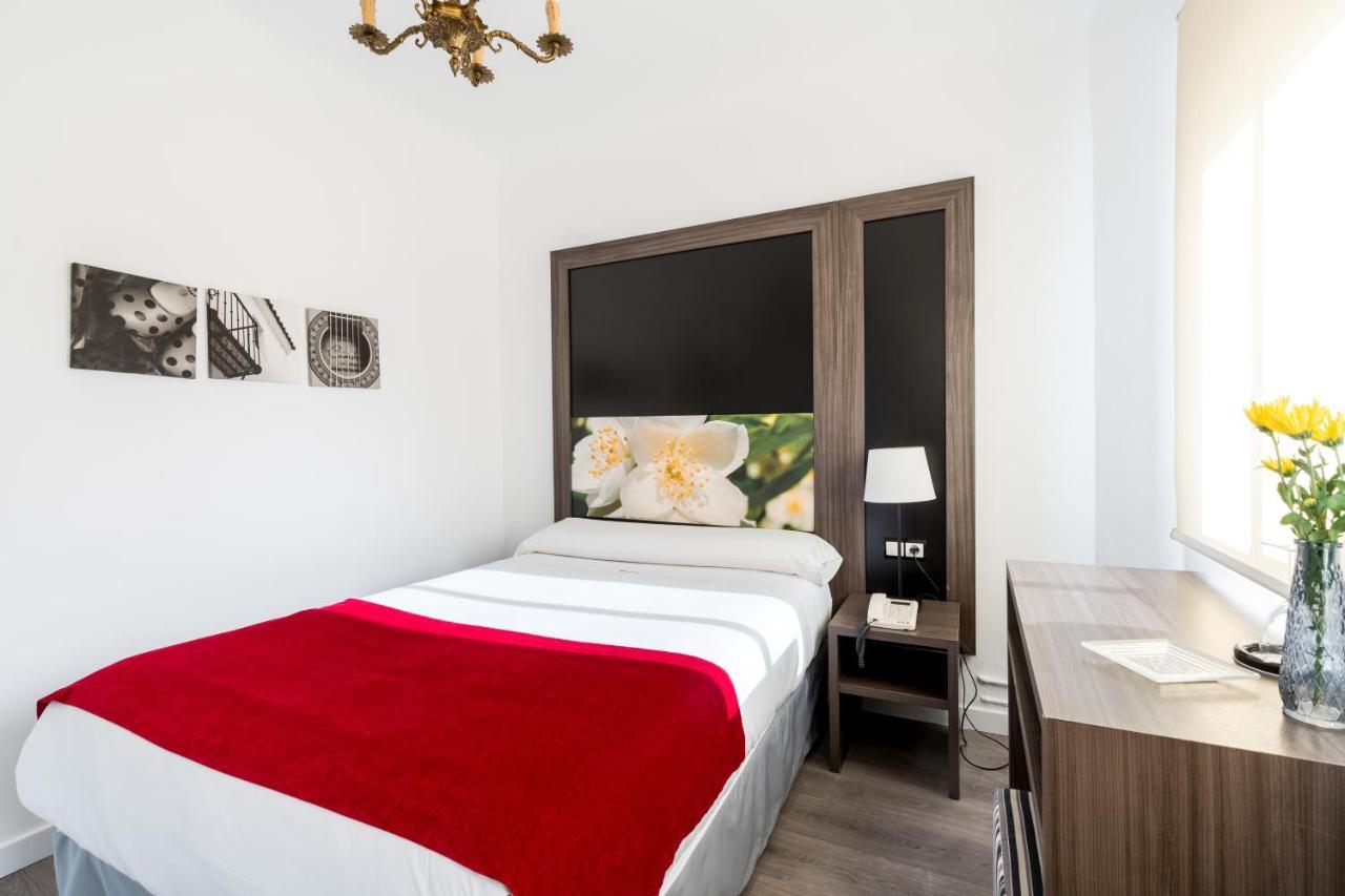 Hotel Sevilla Bagian luar foto