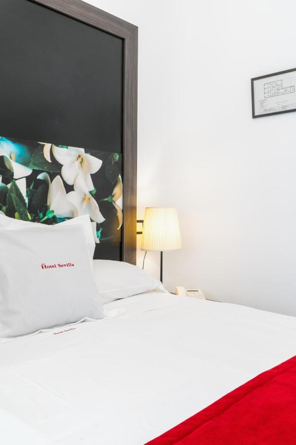 Hotel Sevilla Bagian luar foto