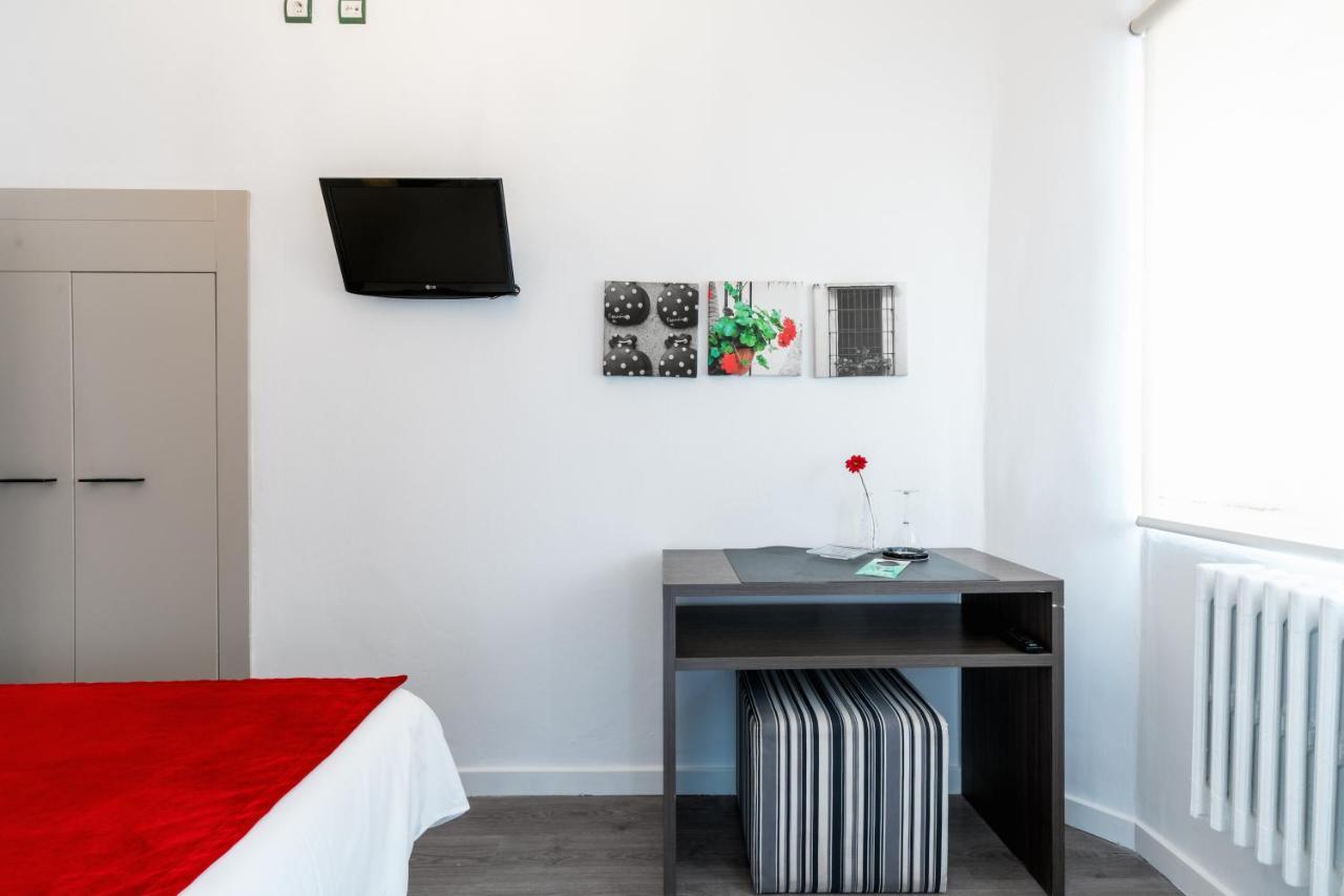 Hotel Sevilla Bagian luar foto