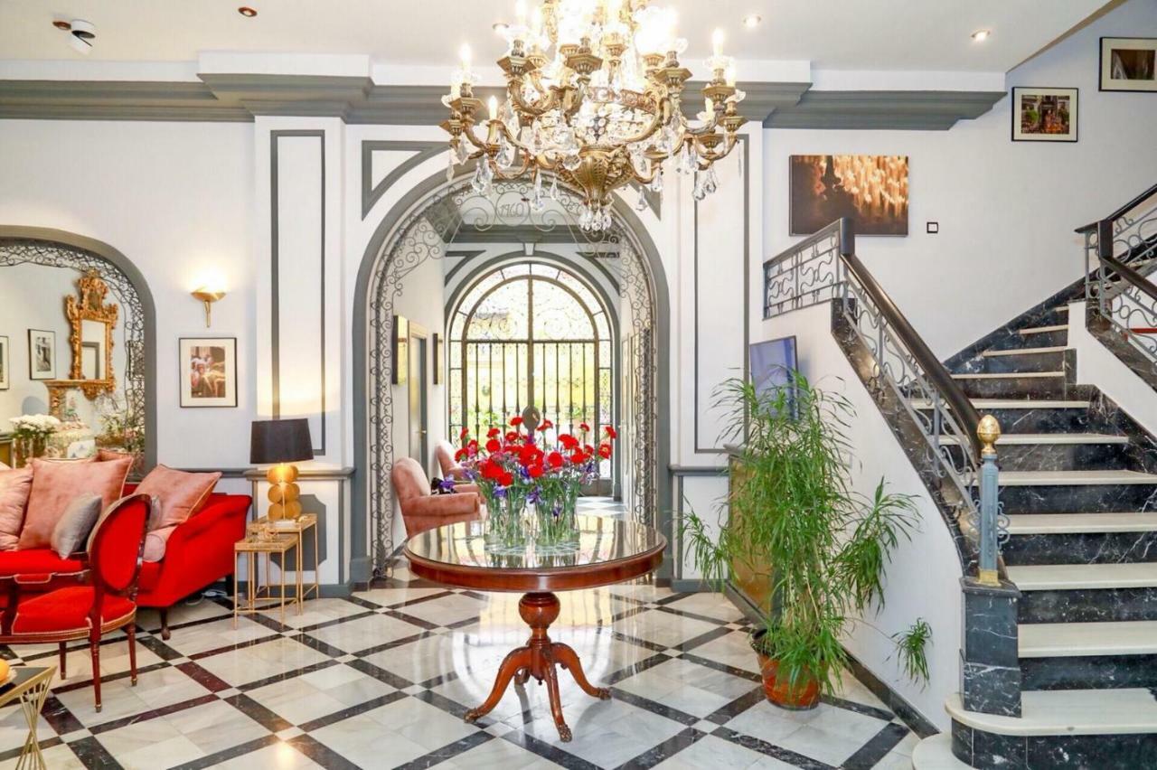 Hotel Sevilla Bagian luar foto